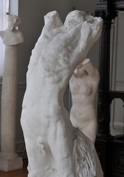 Narcisse. Auguste Rodin.